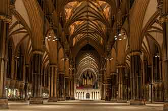 inside_lincoln_cathedral